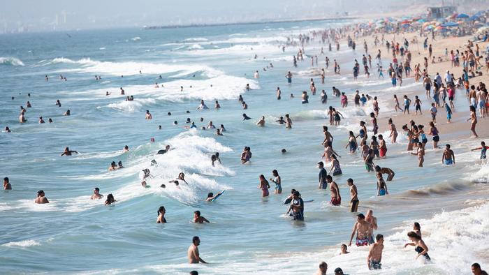 la-dd-gq-names-manhattan-beach-the-best-beach--001